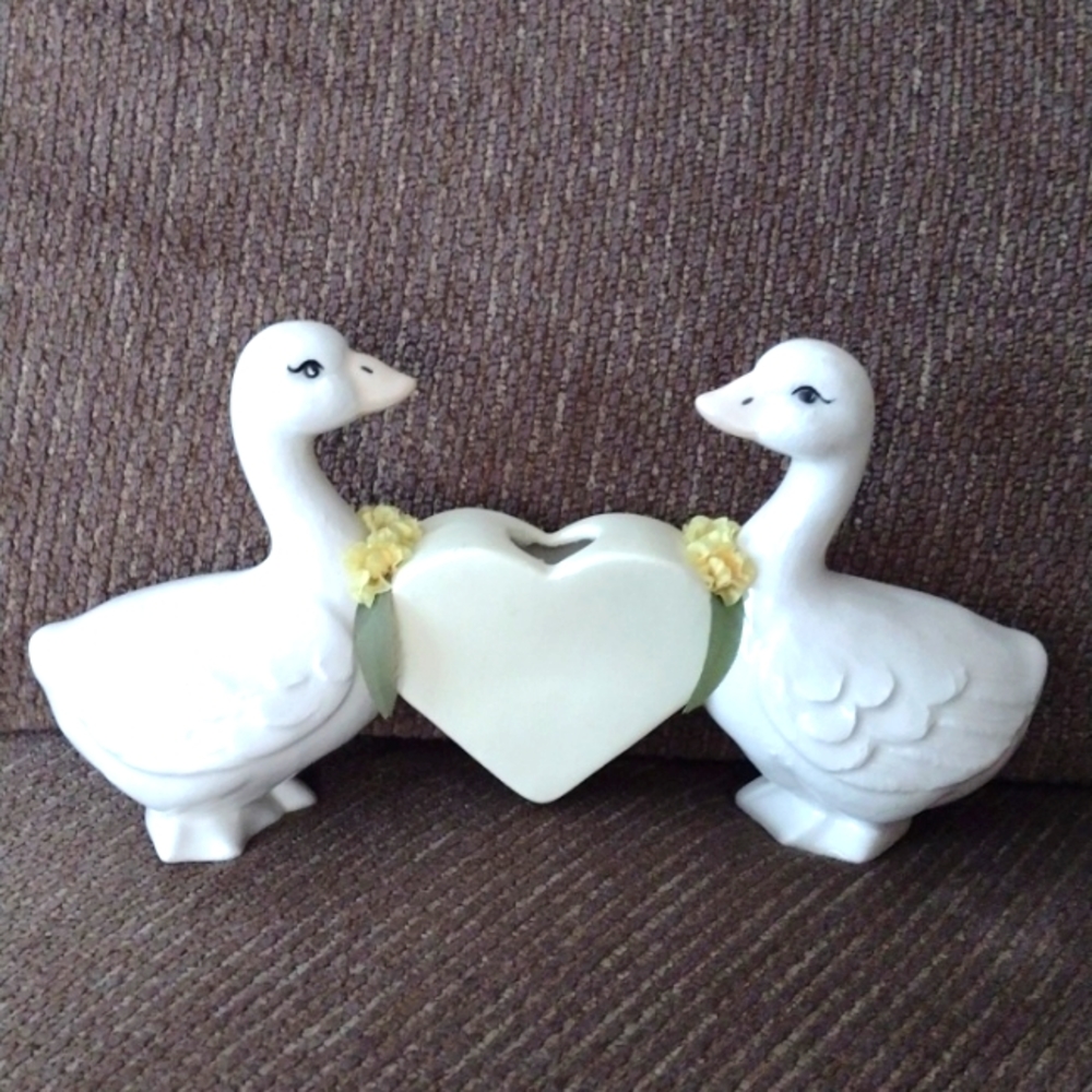 Ducks with Heart  Vase Creative Accents Inc. Vintage